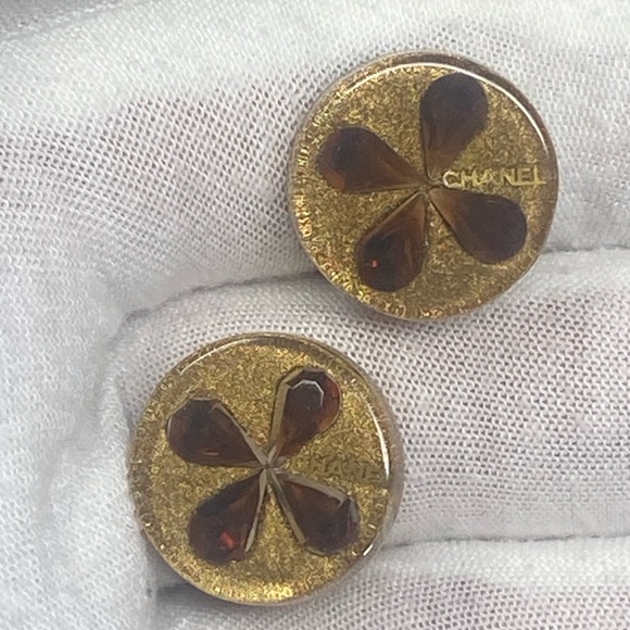 Chanel Vintage Lucite Amber Four Leaf Clip On Earrings - Picture 15 of 16